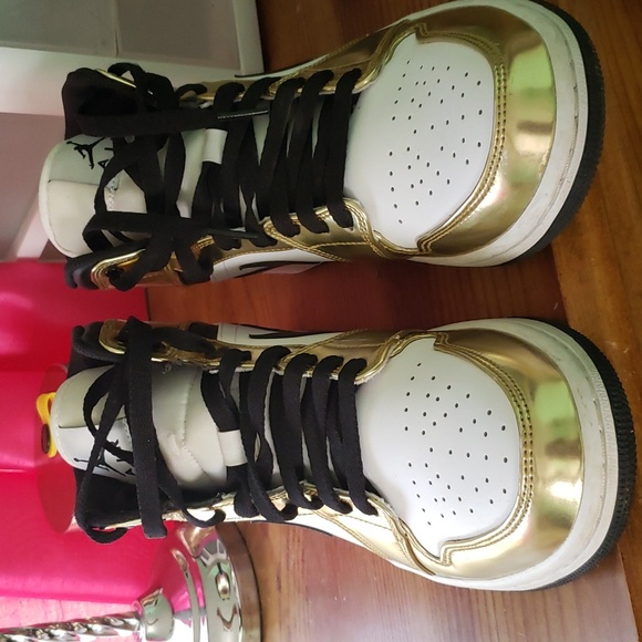 Jordan Retro 1s - Picture 5 of 7